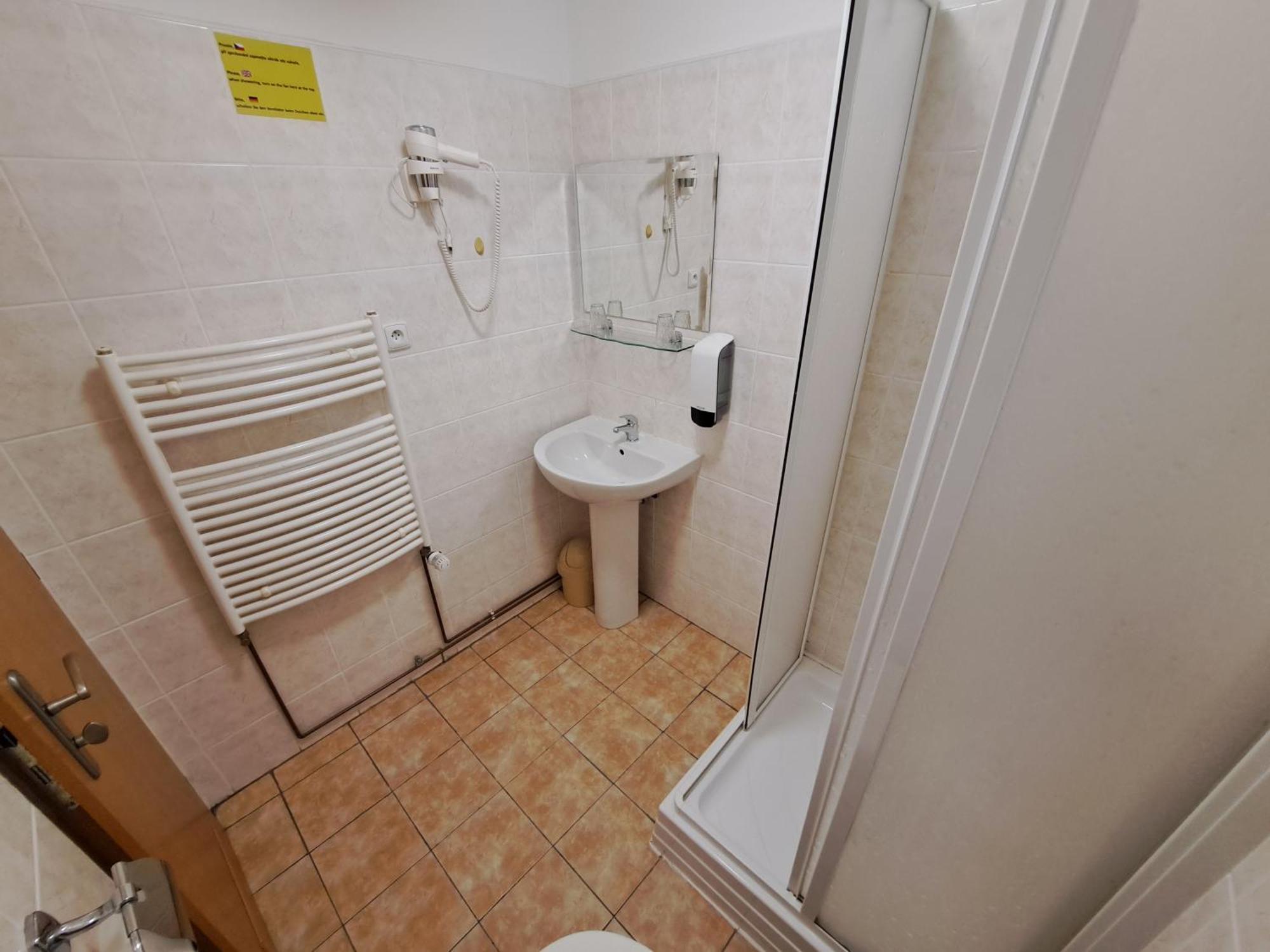 Vzdělávací Středisko a Hotel Varnsdorf Exterior foto