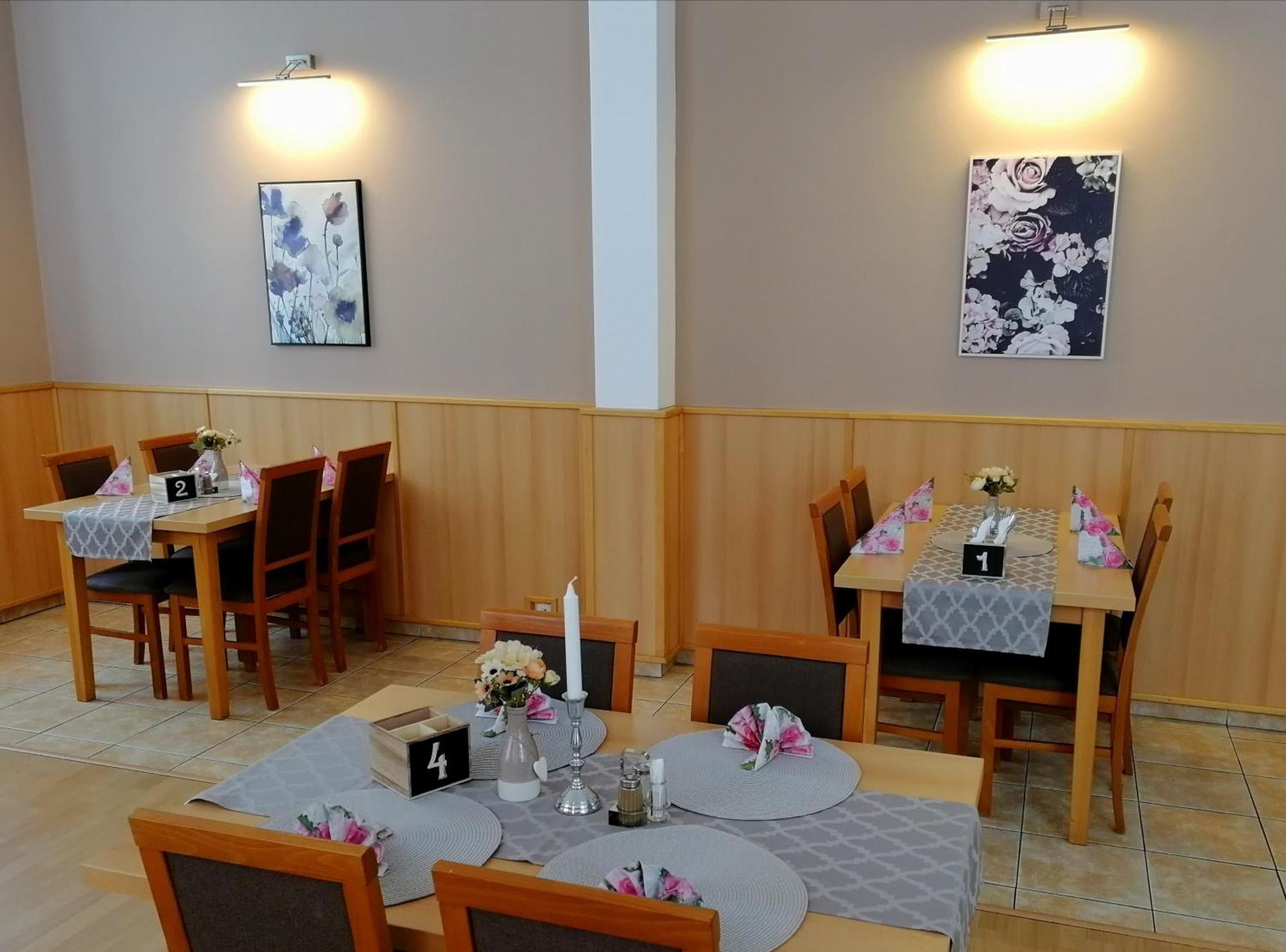 Vzdělávací Středisko a Hotel Varnsdorf Exterior foto