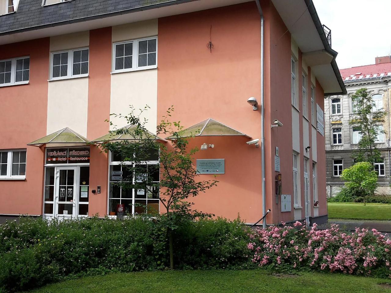 Vzdělávací Středisko a Hotel Varnsdorf Exterior foto